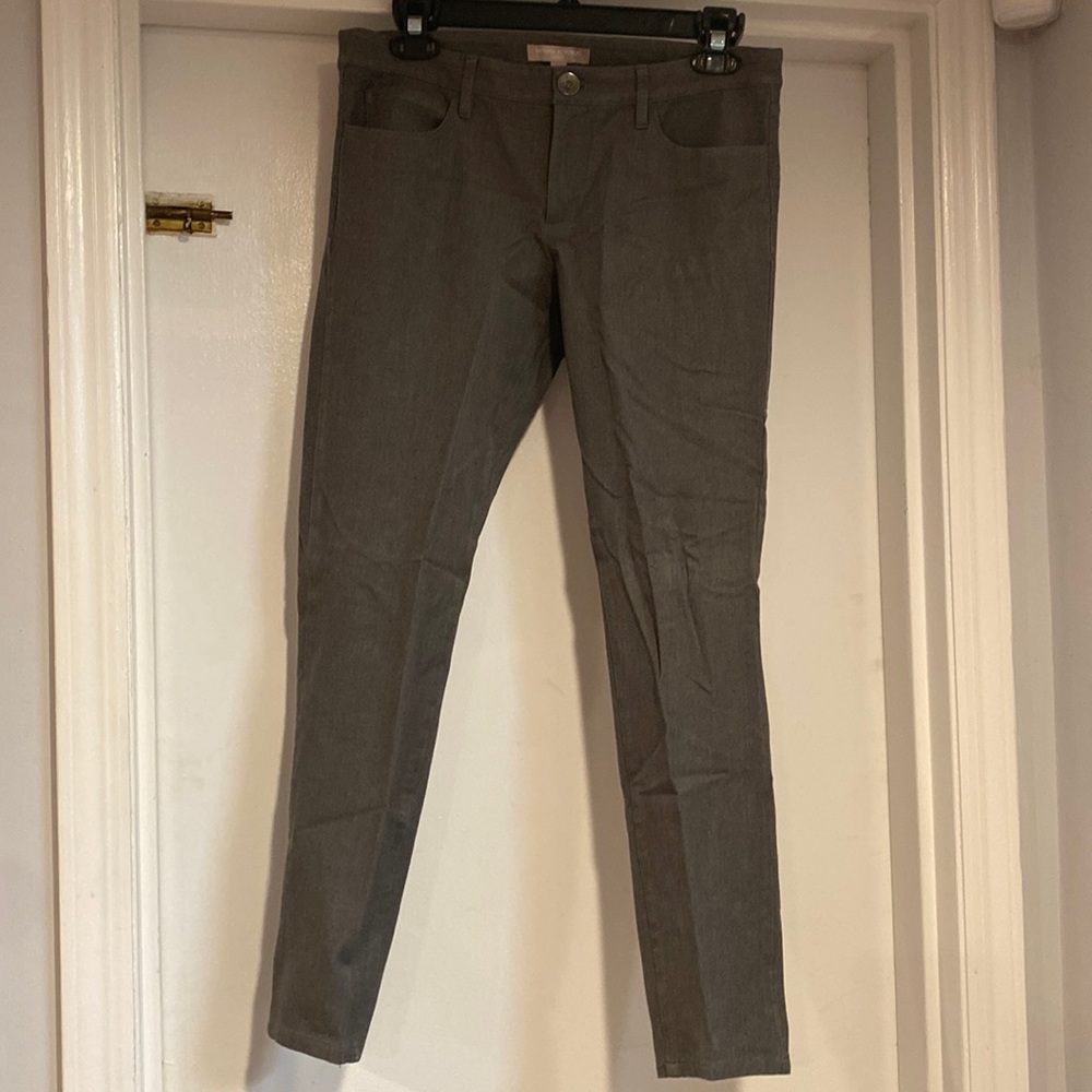 Banana Republic grey Sloan skinny pants, size 6.